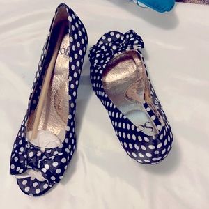 Happy little white & black dress or causal heels!